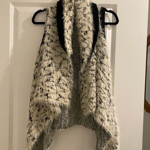 Eyelash sweater vest